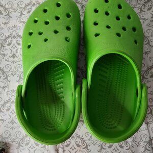 Crocs Classic High-Shine Clog - Little Kid / Big Kid-Green Slime Size XS, W 4-6